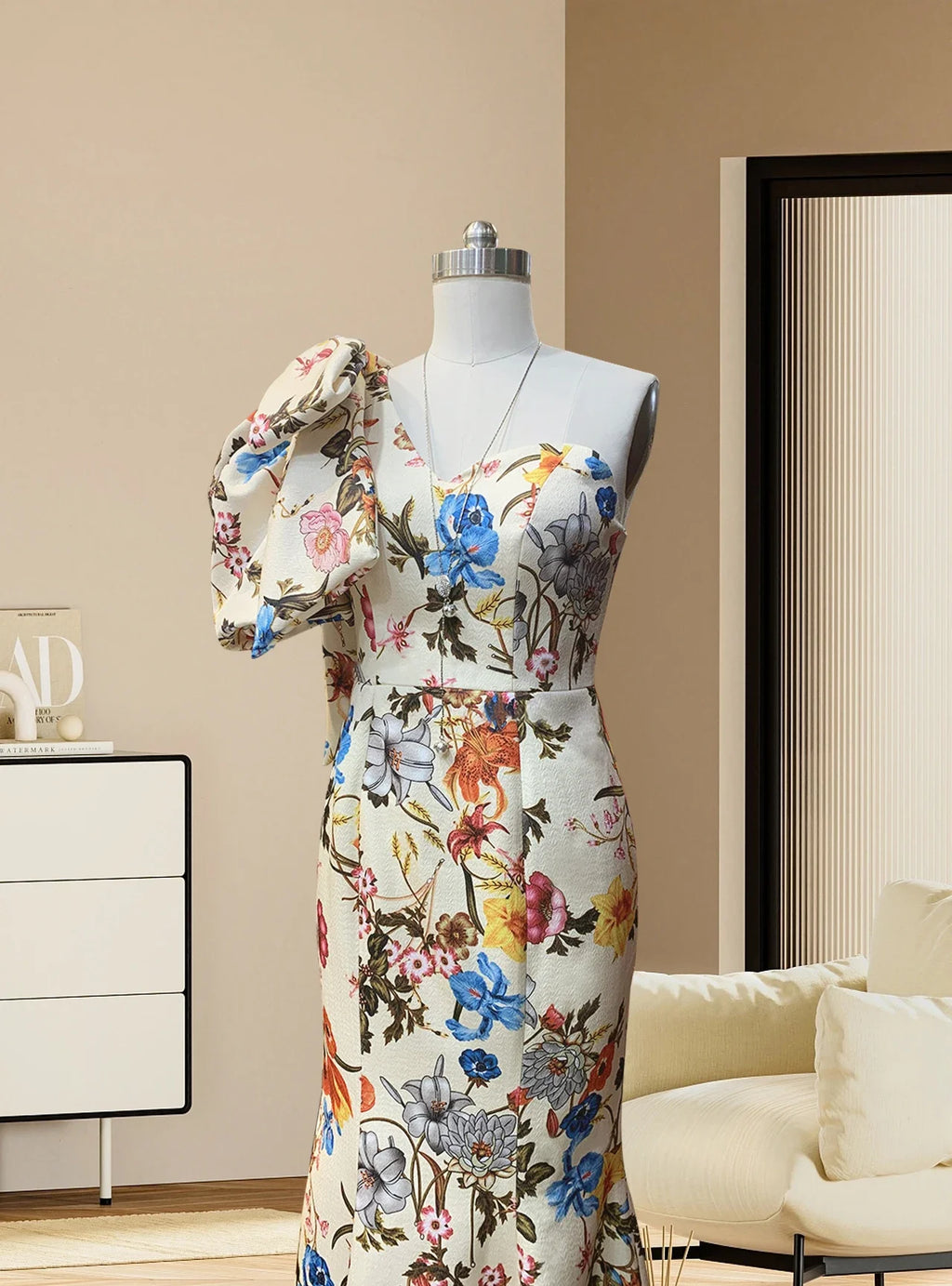 Elegant Strapless Semi-Formal Dress with Trumpet Mermaid Style for Formal Evening