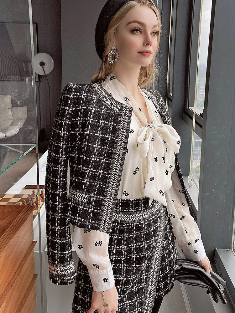 French Small Fragrance Style Pattern Chunhuani Winter Slim Top Half Skirt Two Piece Suit Women