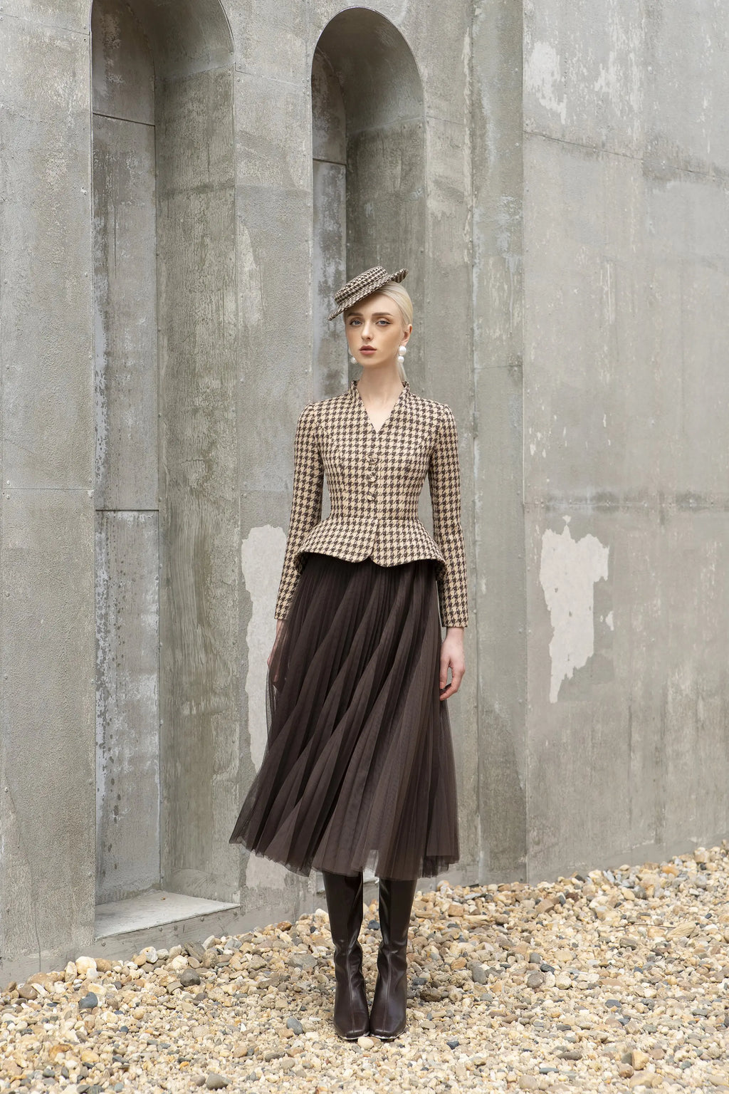 Tailor Shop Retro Slim and Thin Classic Dark Brown Houndstooth Winter Tweed Light Luxury Top and Pleat Skirt Semi-Formal Outfit